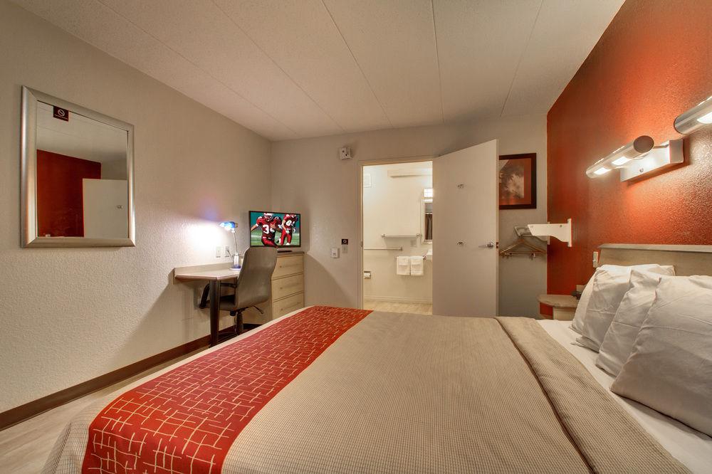Red Roof Inn St Louis - Westport - Maryland Heights Ascalon Экстерьер фото