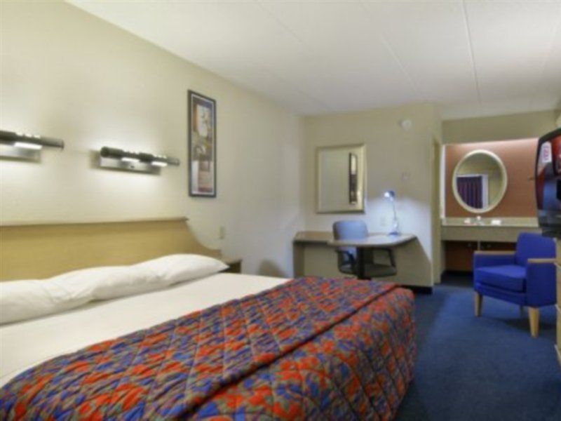 Red Roof Inn St Louis - Westport - Maryland Heights Ascalon Экстерьер фото