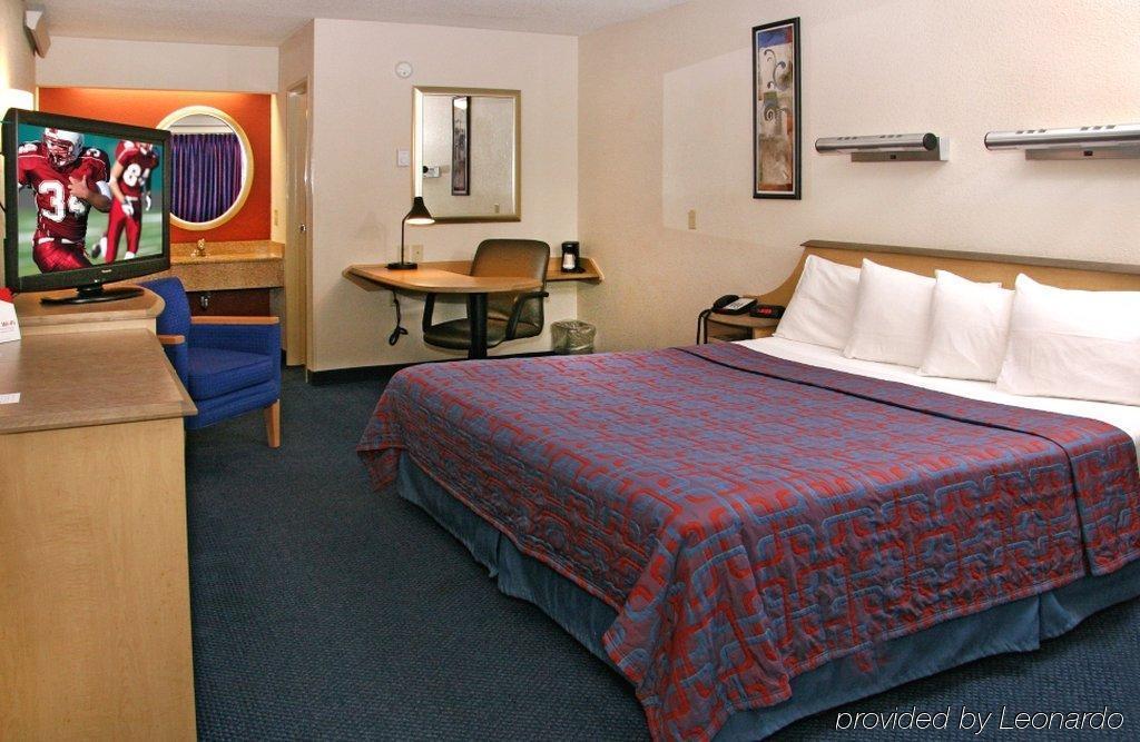 Red Roof Inn St Louis - Westport - Maryland Heights Ascalon Экстерьер фото