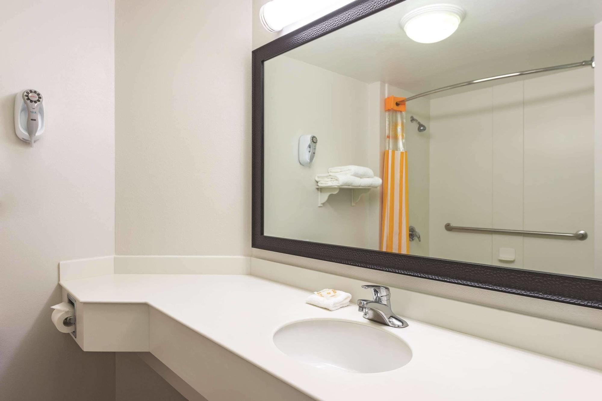 Red Roof Inn St Louis - Westport - Maryland Heights Ascalon Экстерьер фото